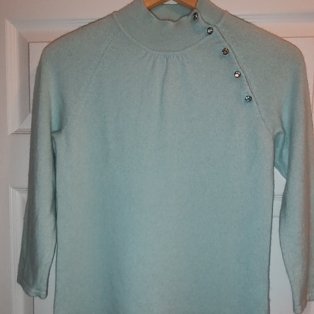 TALBOTS 100% CASHMERE SWEATER 3/4 SLEEVES AQUAMARINE RHINESTONE BUTTONS SZ SP
